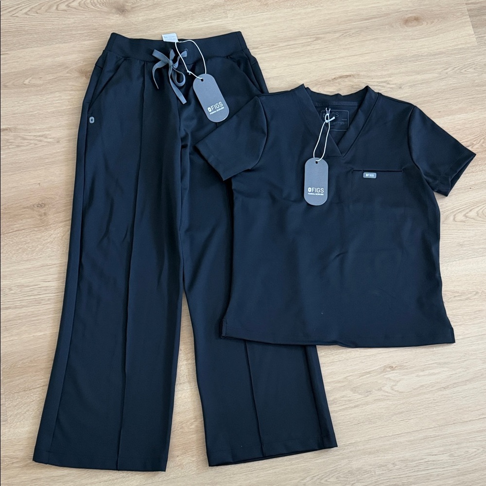 Figs Black Scrub Set with Top and Pants